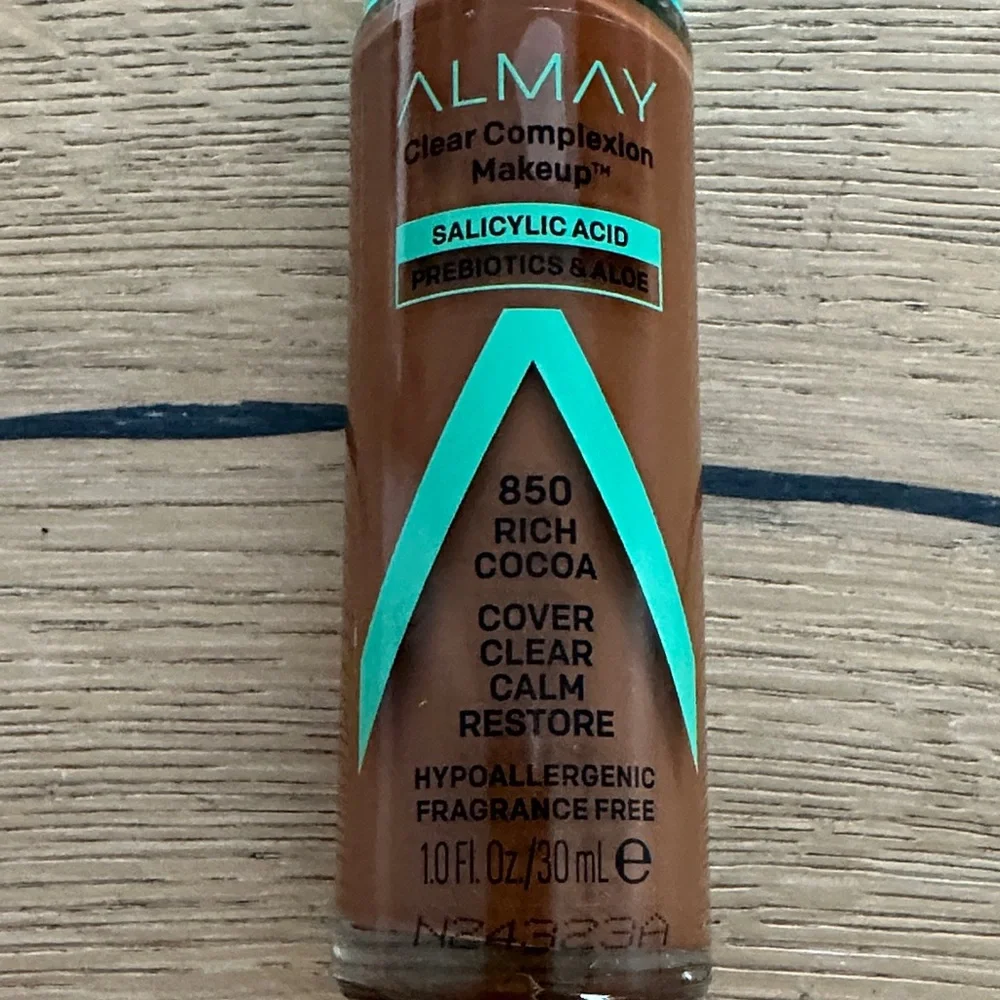 Almay | Clear Complexion Foundation - Rich Cocoa